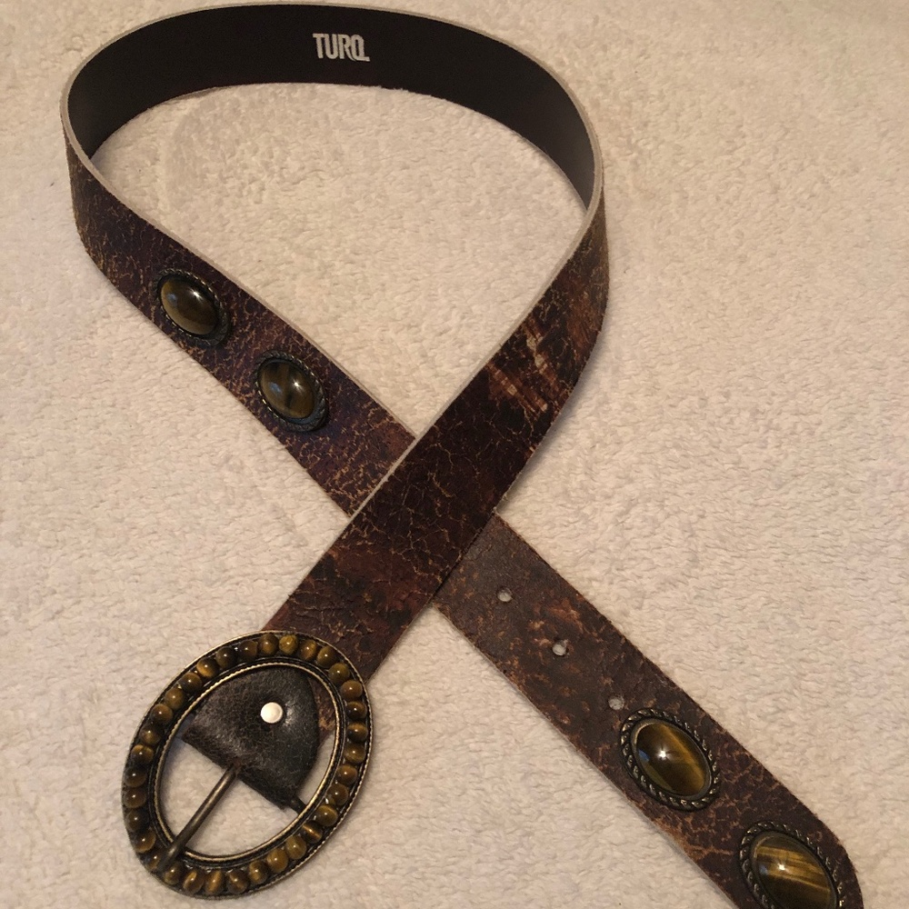 LeatherTURO belt with Topaz look decorations
